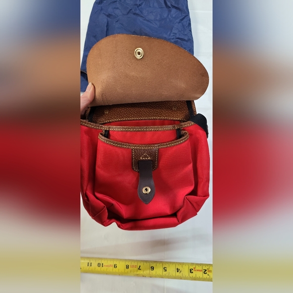 Dooney & Bourke Designer Red Saddle Bag Flap Crossbody Purse Handbag - Picture 4 of 10